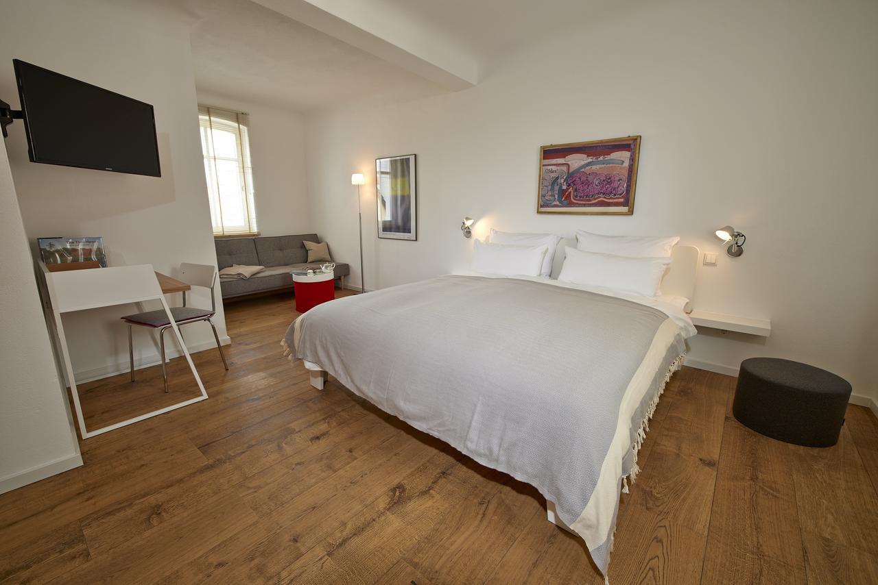 Rothfuss Hotel Вайзенхайм ам Берг Екстериор снимка