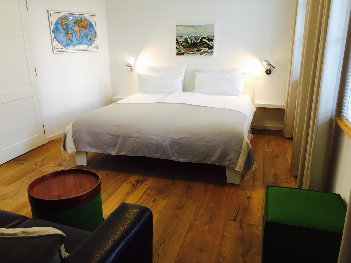 Rothfuss Hotel Вайзенхайм ам Берг Екстериор снимка