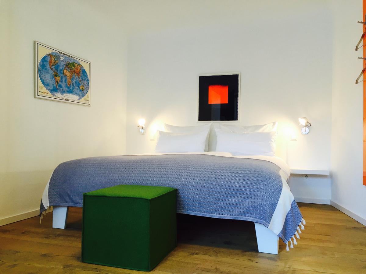 Rothfuss Hotel Вайзенхайм ам Берг Екстериор снимка
