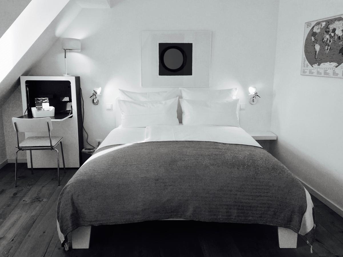Rothfuss Hotel Вайзенхайм ам Берг Екстериор снимка